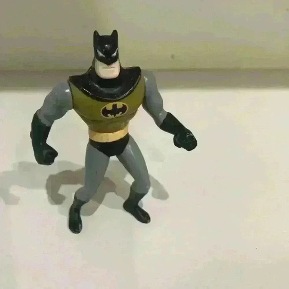 Vintage 1993 Batman Action Figure - Picture 1 of 3